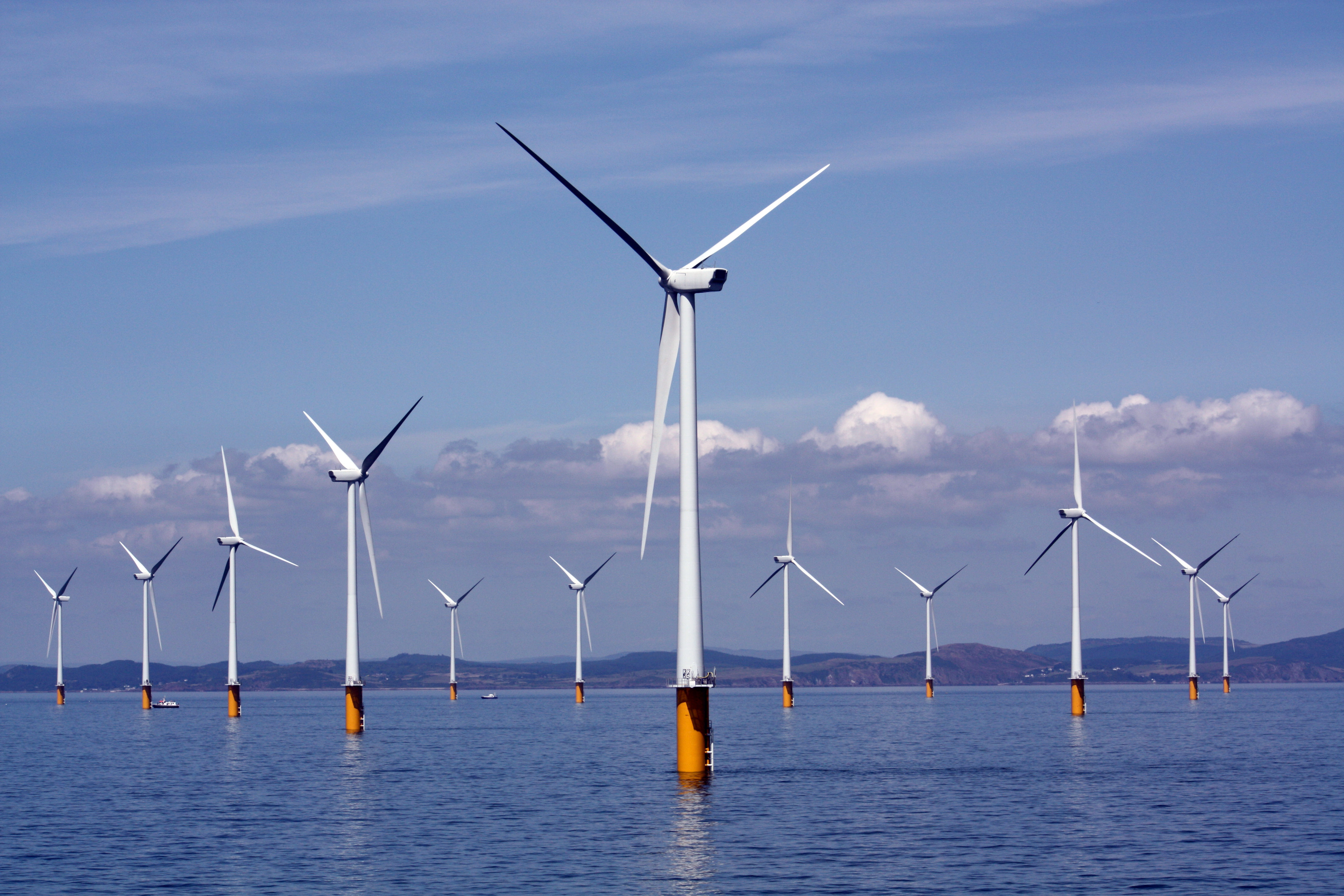 Ветер какая энергия. Роторные ВЭС. ВЭС электростанция. Ветроэнергетика Дании. Ветряные электростанции (ВЭС).