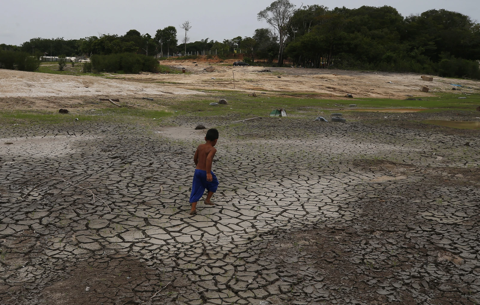 Brezilya’nın Amazon limanındaki sular tarihte ölçülen en düşük seviyede